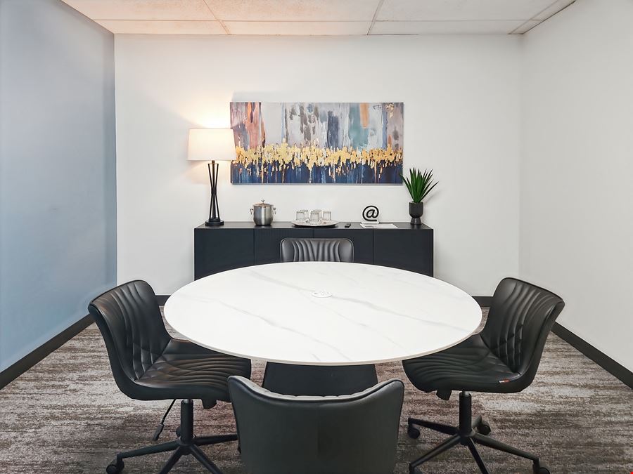 MO, St. Louis - Craigshire Rd