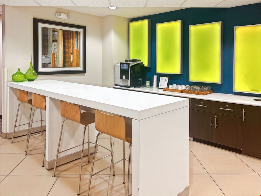 Regus - Ann Arbor – South State Commons