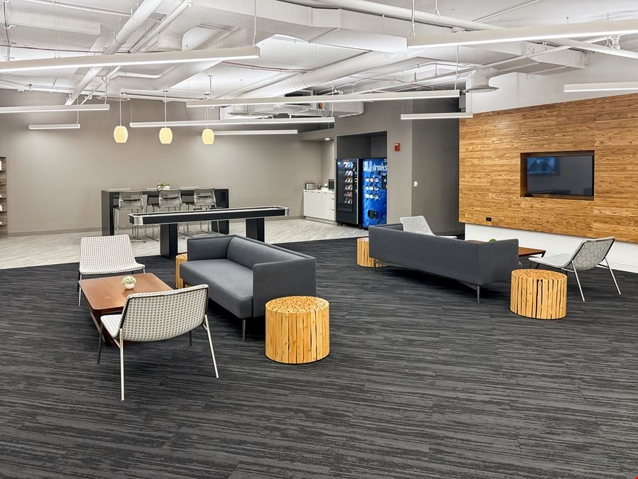 Regus - Schaumburg - Woodfield Preserve
