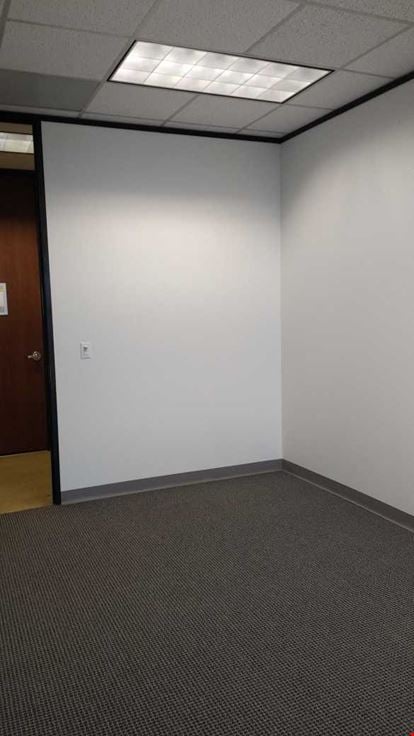 6671 Southwest Freeway