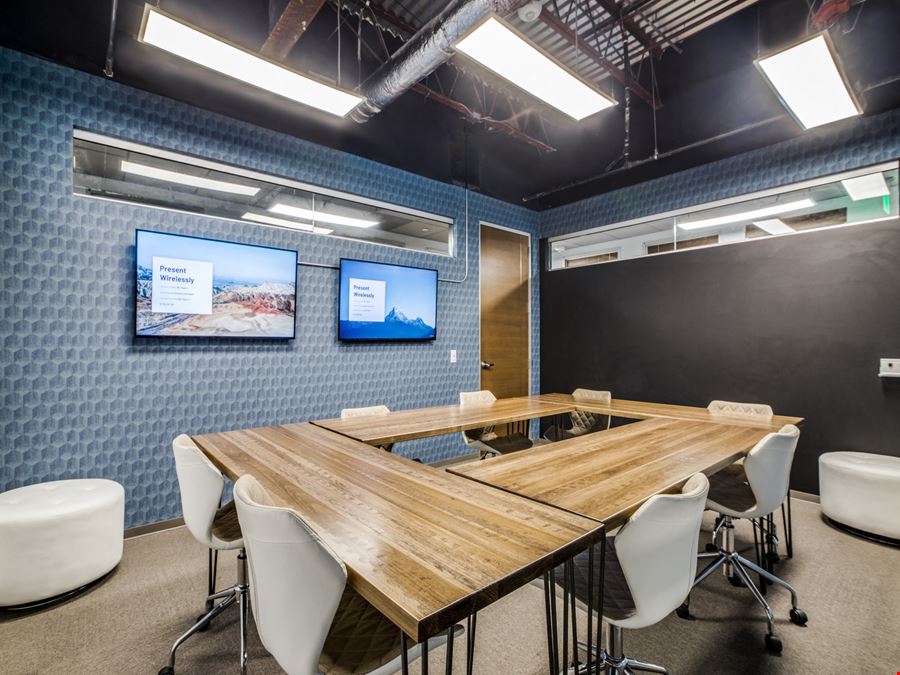 2001 Timberloch Place