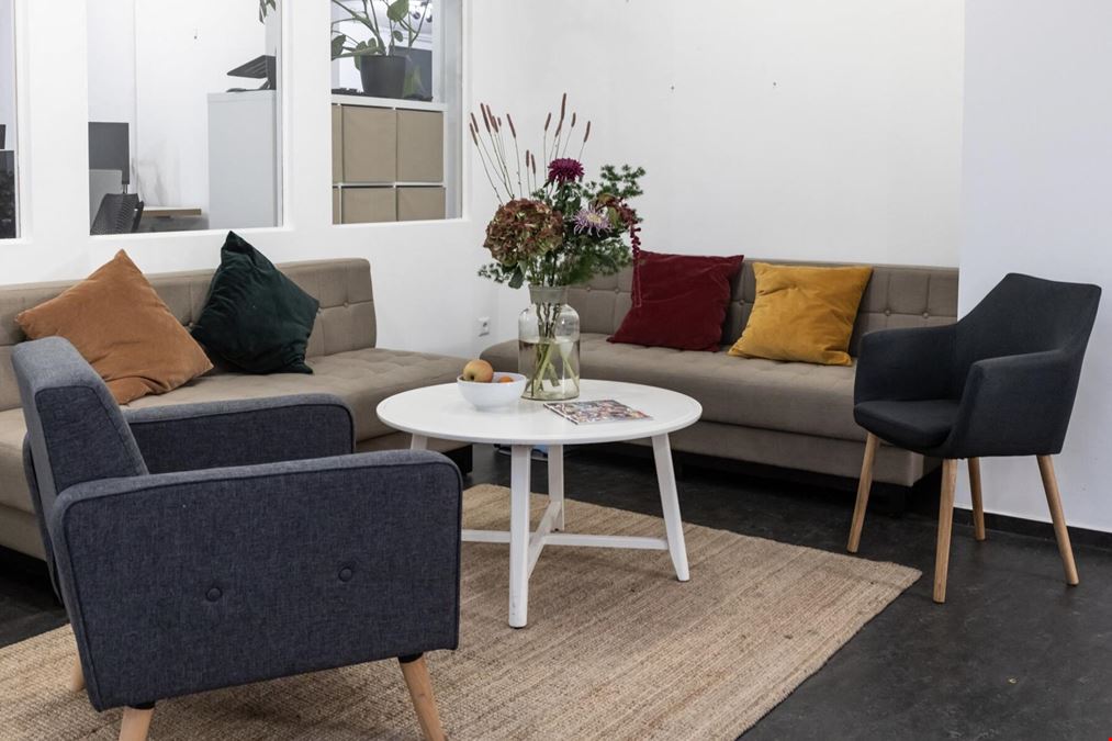 THE GATE BERLIN - TOR 208