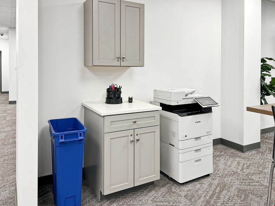 MI, Grand Rapids - Broadmoor Ave