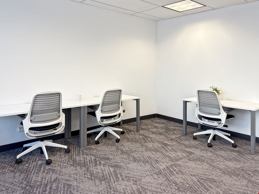 Regus - Hampton - Frontage Rd
