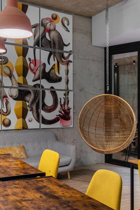 V7 Startup Studio - Bucharest