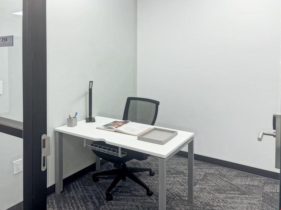 Regus - Largo - East Bay Dr