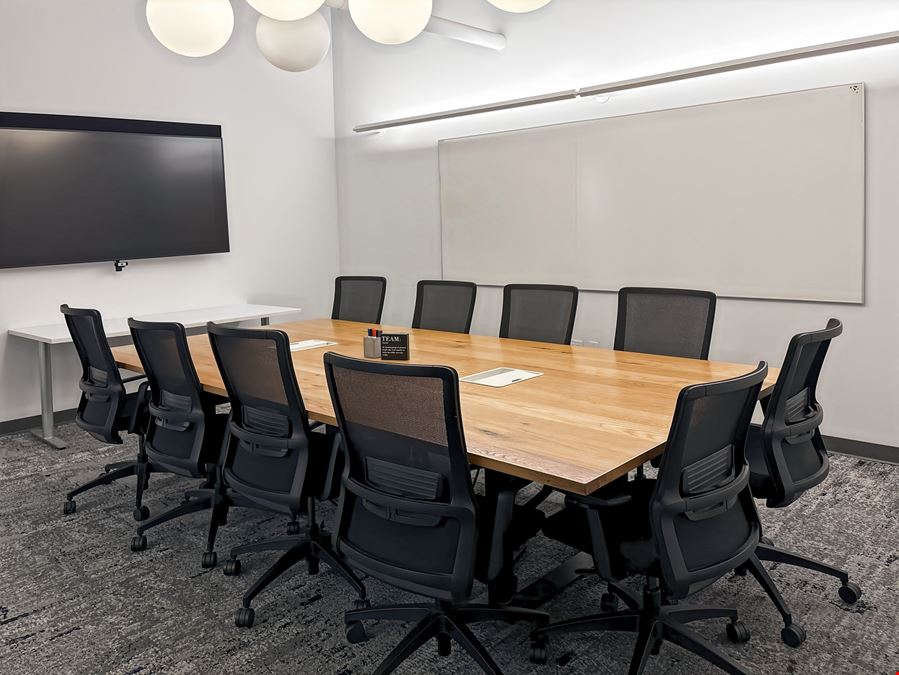 CA, Long Beach - 145 W Broadway