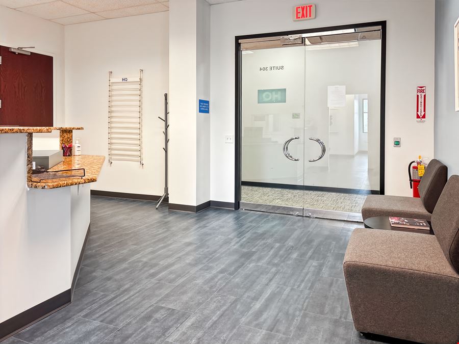 IL, Naperville - Wall St