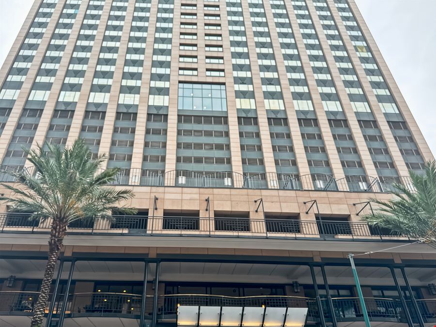 LA, New Orleans - Place St. Charles