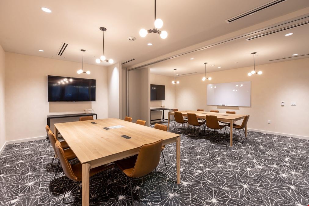 Common Desk - Energy Square