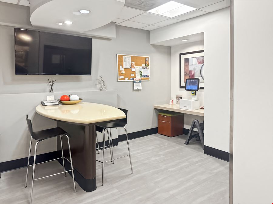 Regus - Kansas City - Country Club Plaza