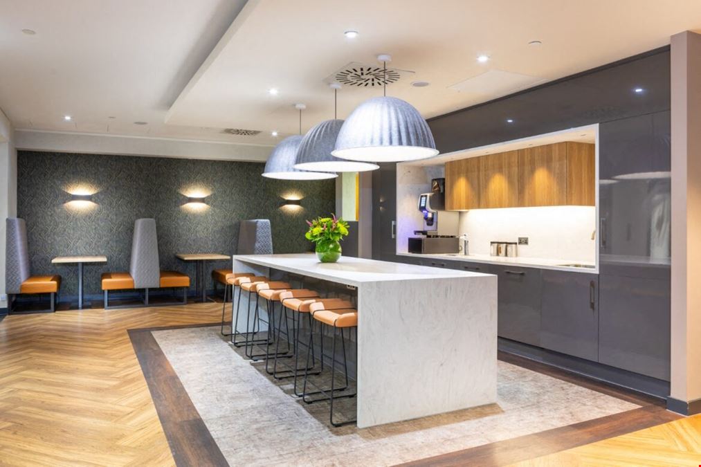 Landmark: 99 Bishopsgate, London