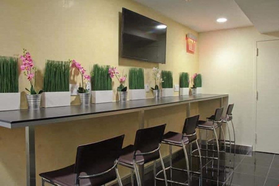 Jay Suites Bryant Park