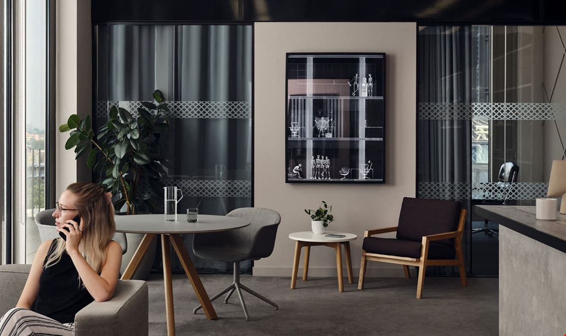 Fora - The Gridiron Building