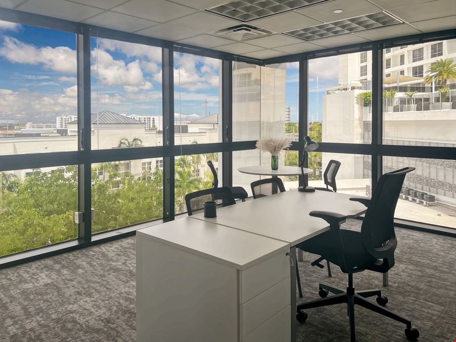 Regus - Aventura - Turnberry Plaza