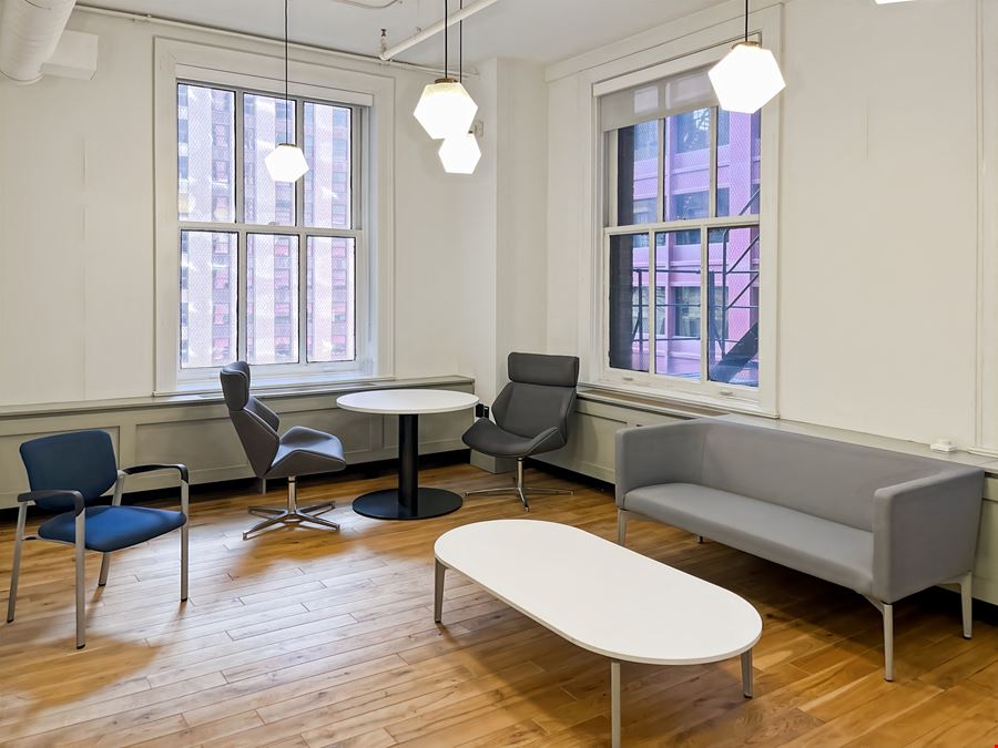 IL, Chicago - 332 S Michigan Avenue