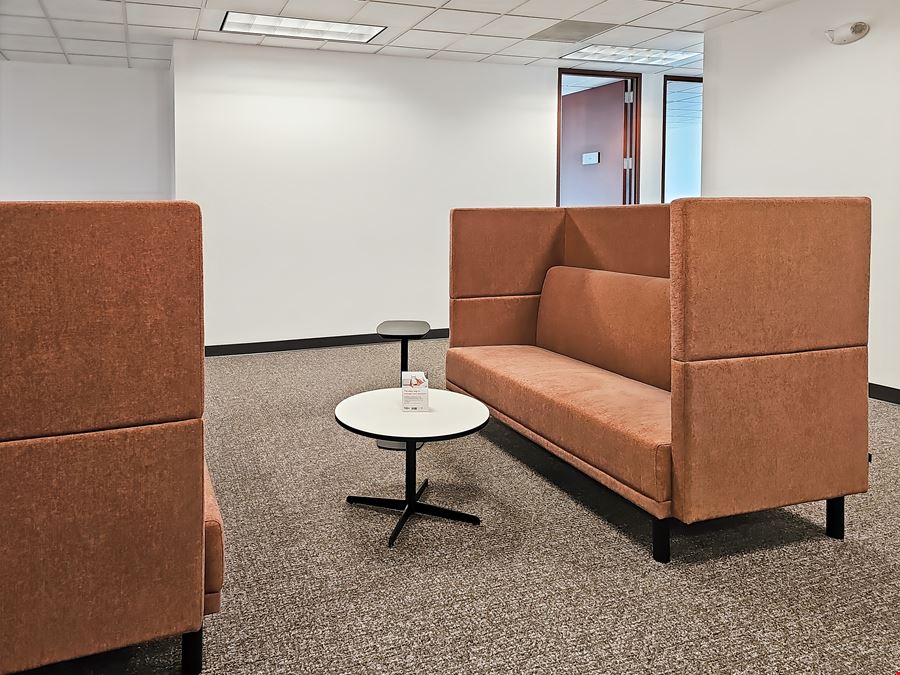 IL, Buffalo Grove - E Lake Cook Rd