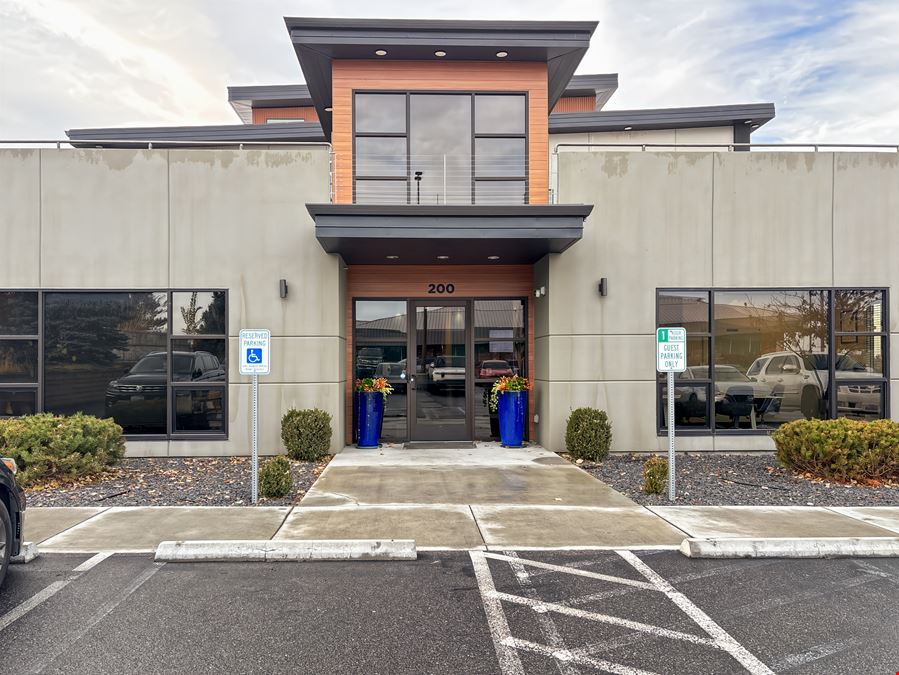 WA, Kennewick - W Grandridge Blvd