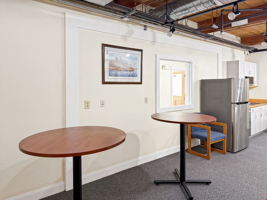 Regus - Tilton - W Main St
