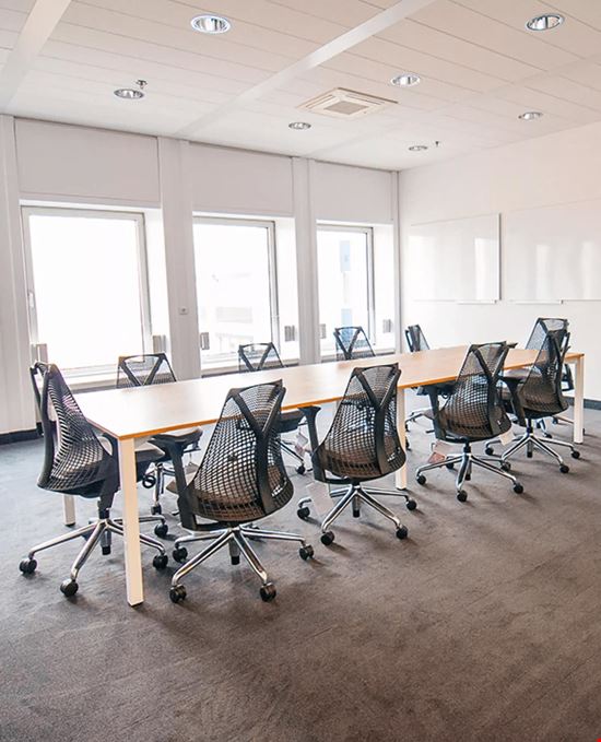 Scaling Spaces - H:32