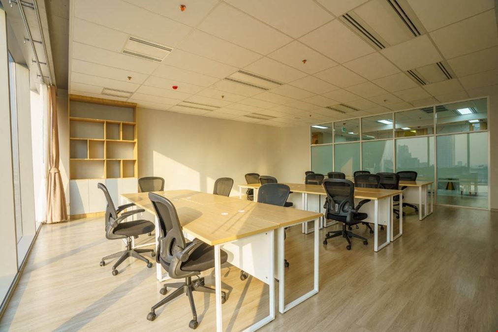 Linuxx Serviced Offices - Vanissa Building 24th Floor