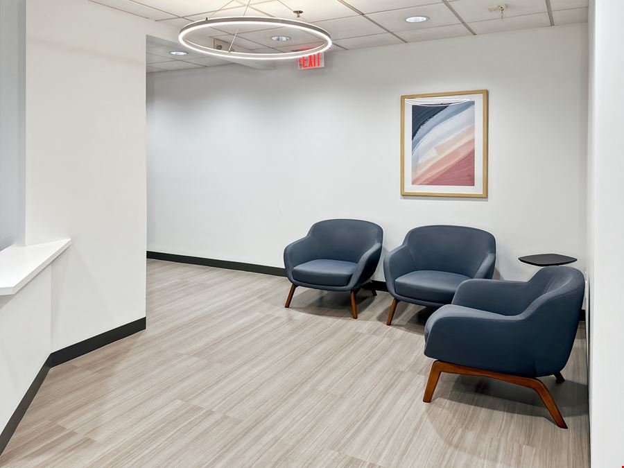 Regus - Phoenix - Clarendon