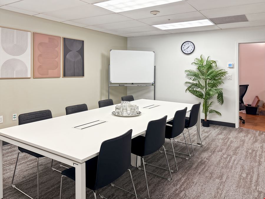 FL, Fort Lauderdale- 100 N. Federal Highway
