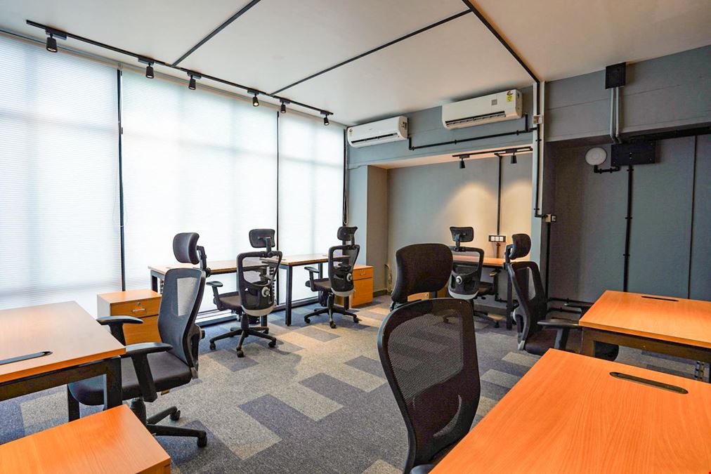 Suits Coworking Spaces - Gandhi Path