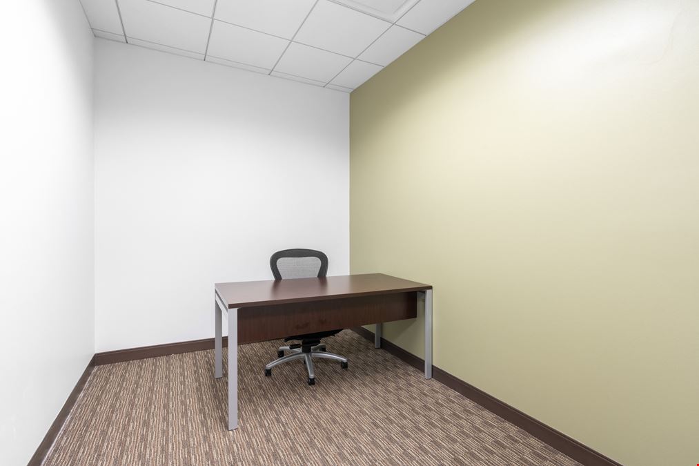 Regus - Lake Forest – Landmark Conway Farms