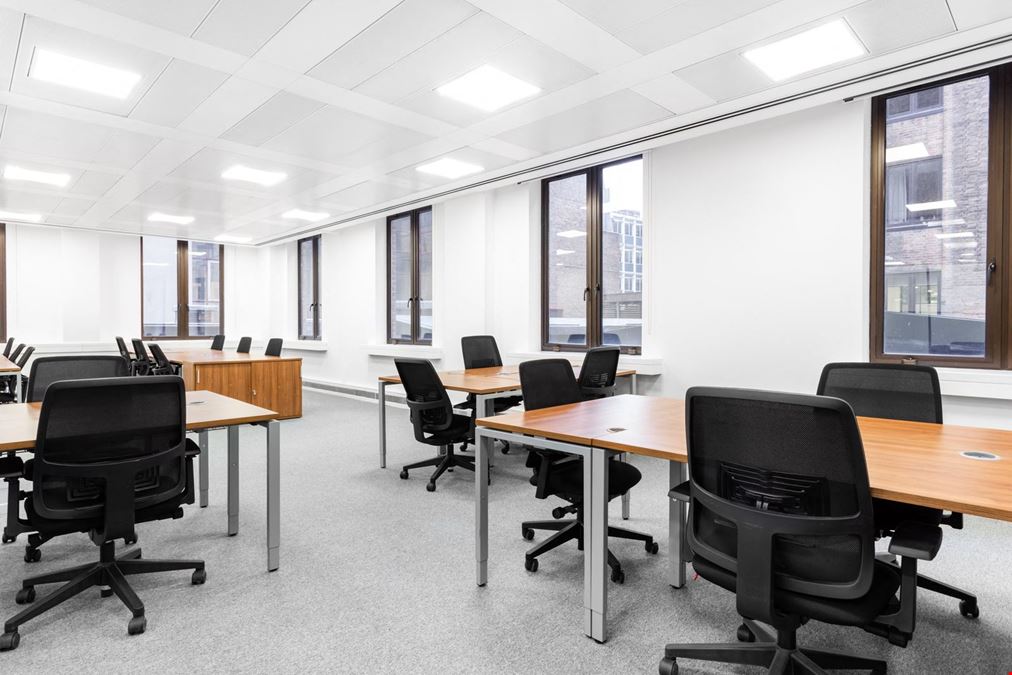 Signature - Mayfair - Berkeley Square