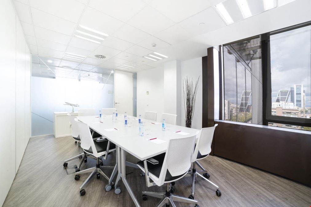 Lexington - Castellana 141