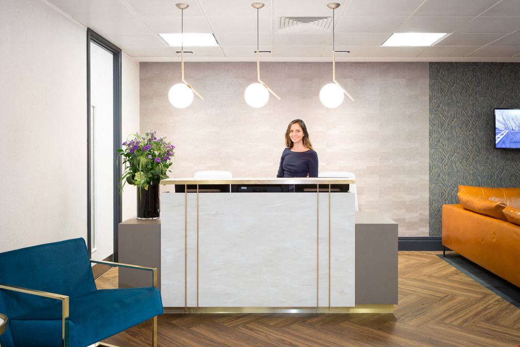 Landmark: Royal Exchange - Bank