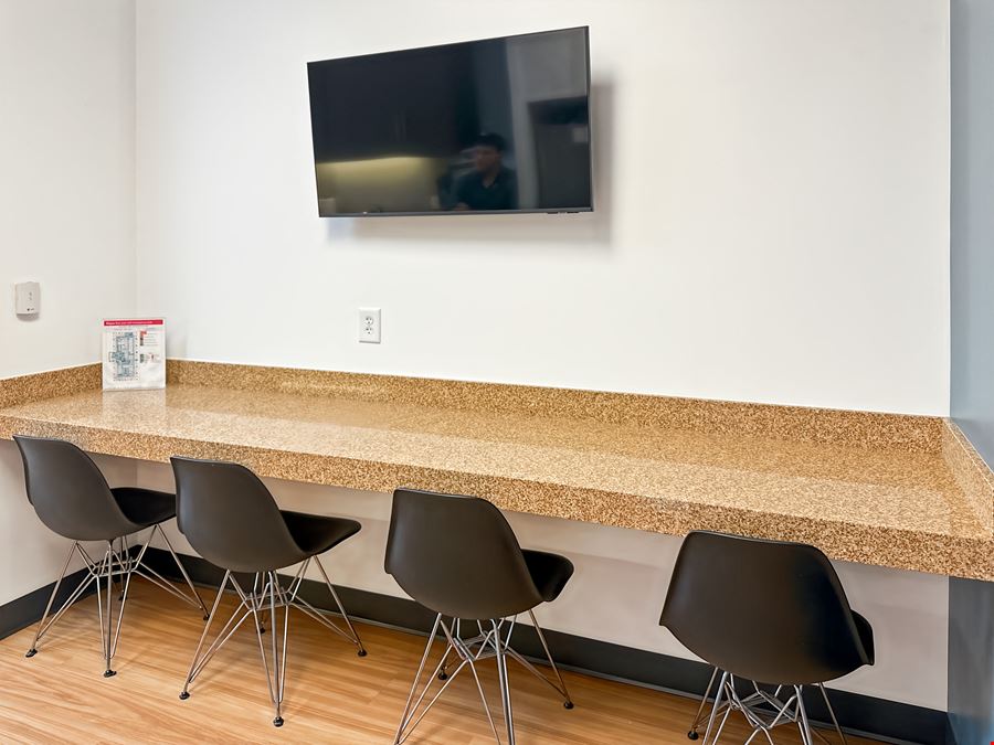 Winston-Salem - St. George Square