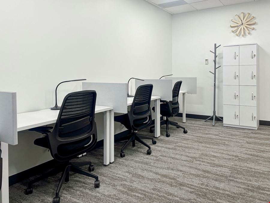 IL, Westmont - Oakmont Plaza Drive