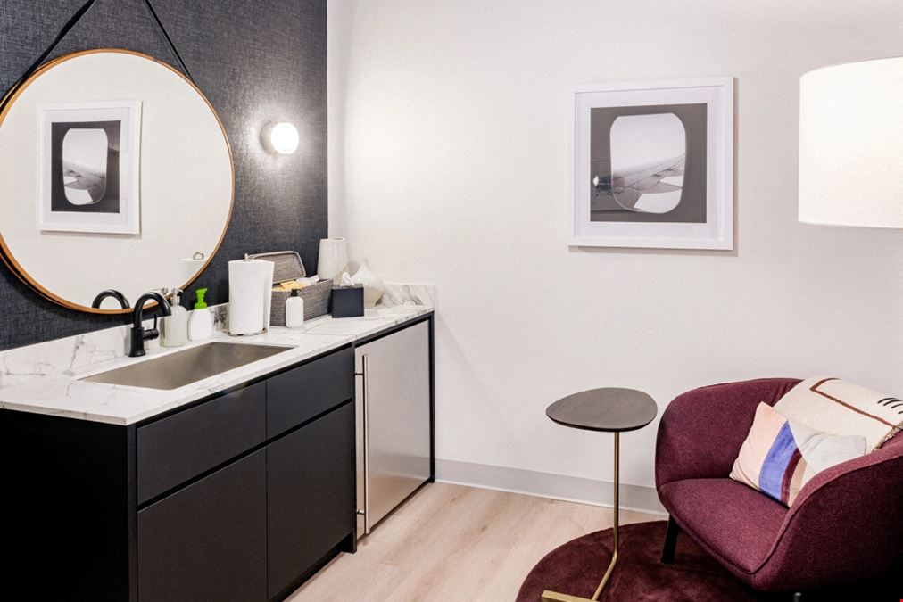 400 University Street