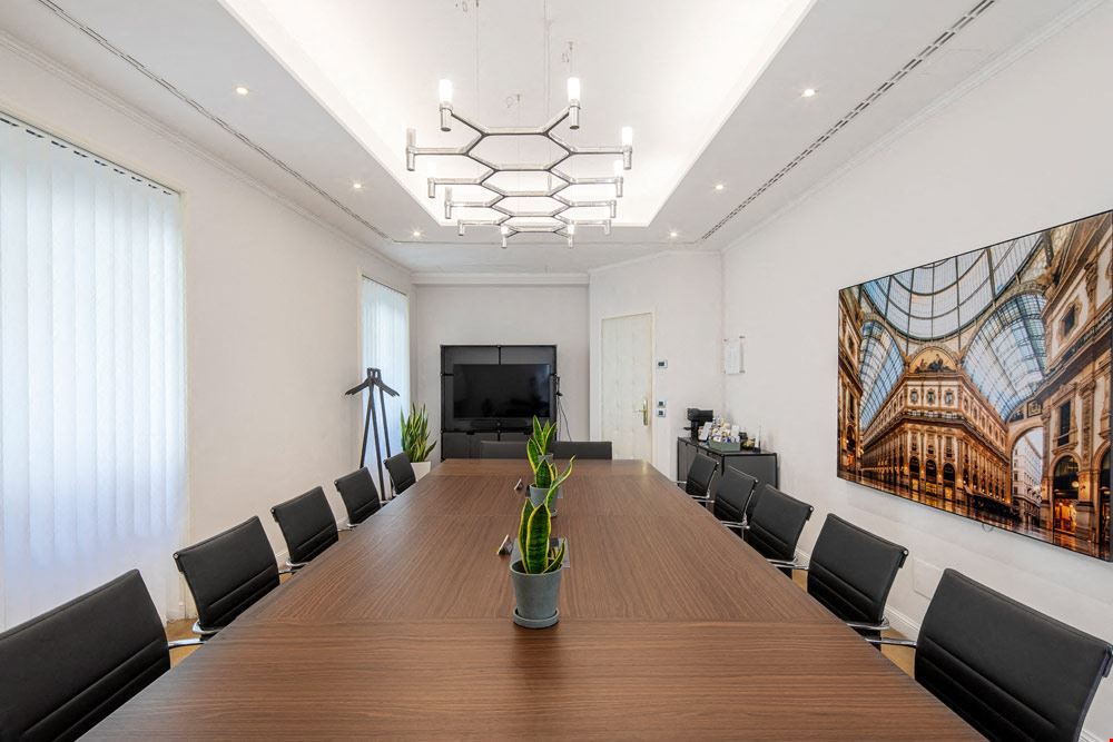 Office Club - Monte Napoleone