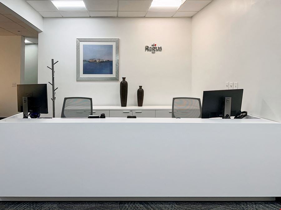 Regus - Alexandria - 211 N Union