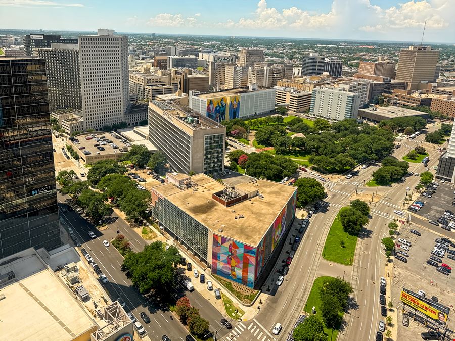 LA, New Orleans - Energy Centre Building