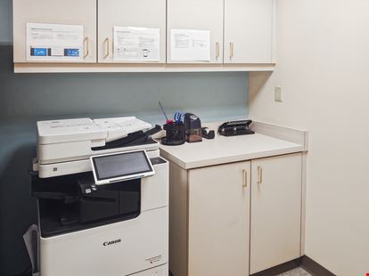 Regus - Savannah - 22 Bull St
