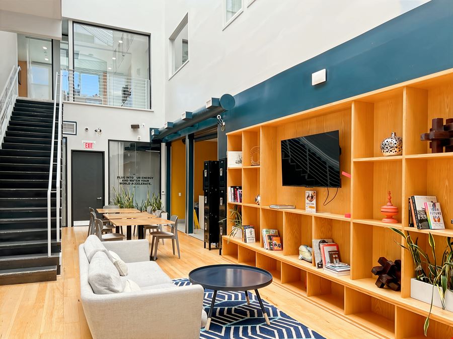 CA, Los Angeles - Spaces Santa Monica