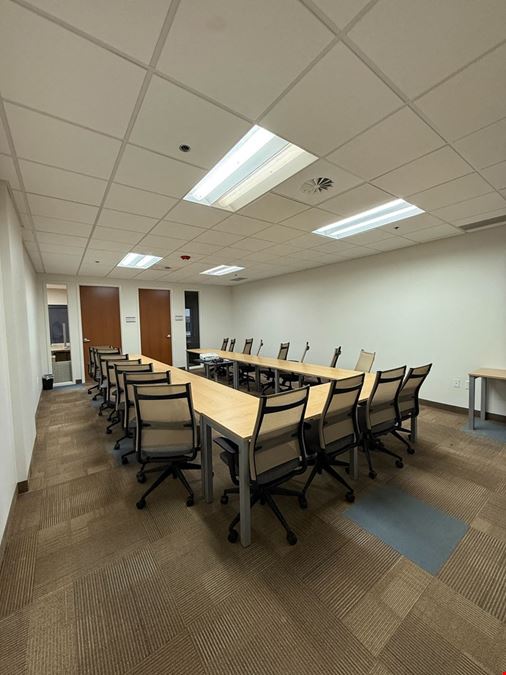 Avanti Workspace (Broadway Media)