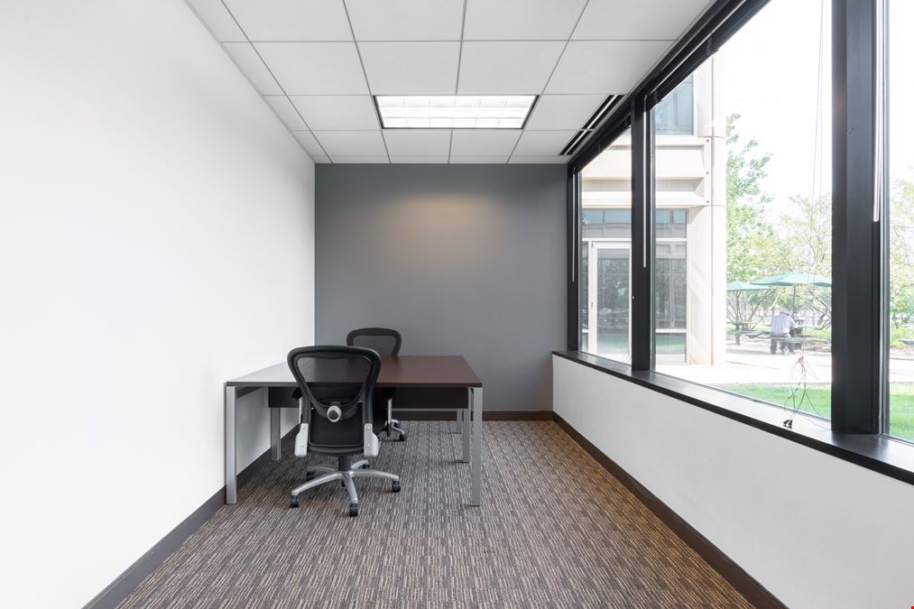 Regus - Lake Forest – Landmark Conway Farms
