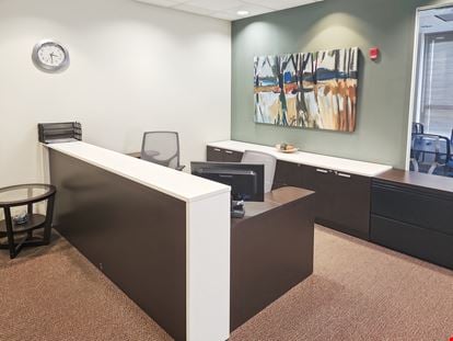 Regus - Fayetteville - Main Street Office Center