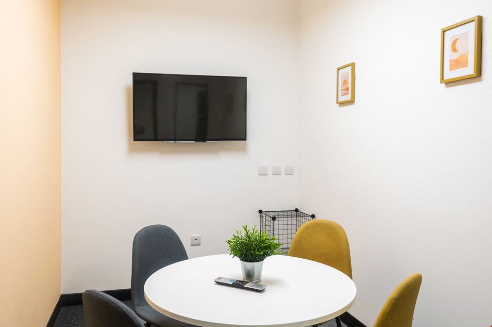 Avenue HQ - St Paul's Square