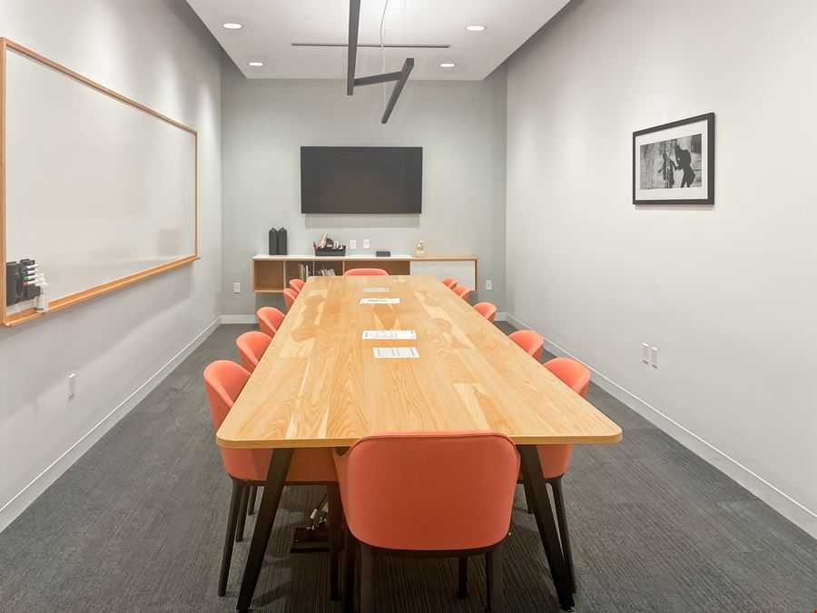 TX, Houston - Spaces Downtown Greenstreet