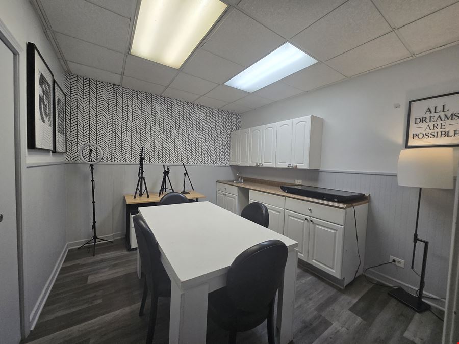 Studio 424 - 1415 North Ashland Avenue