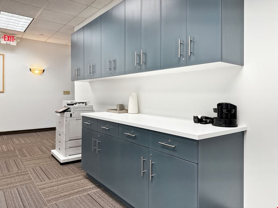 Regus - Minnetonka - County Road