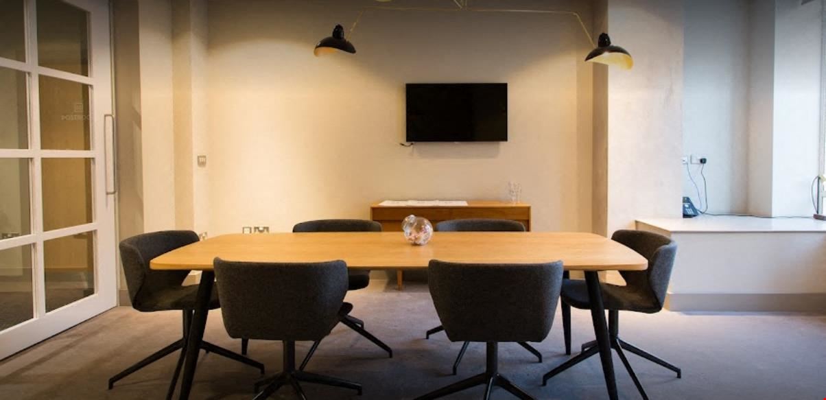 Fora - No.1 Aire Street