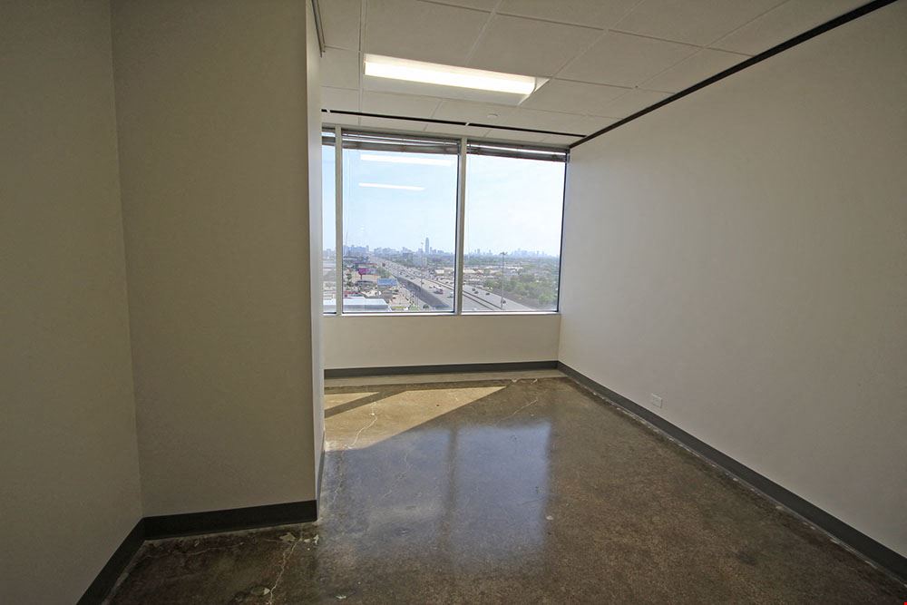 7322-7324 Southwest Freeway