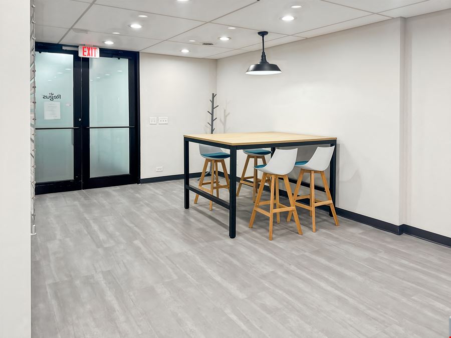 IL, Des Plaines - River Rd